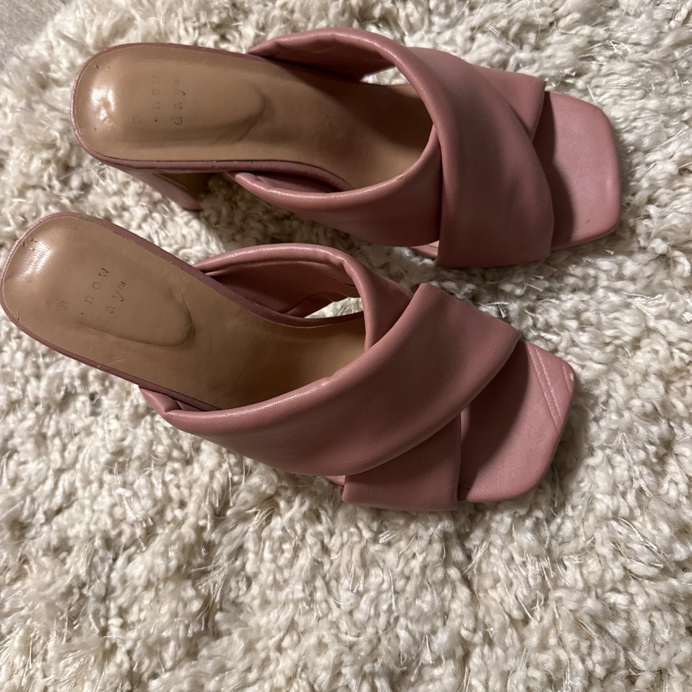 Fun heels - Picture 2 of 3